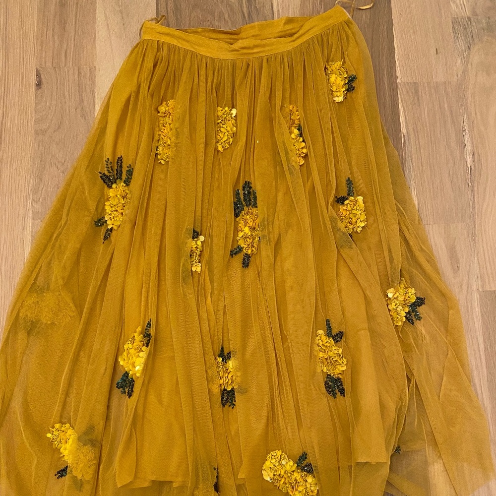 Anthropologie Maeve tulle and beaded yellow skirt size 6